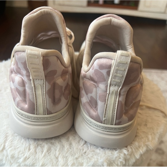 APL Techloom Tracer - BRAND NEW, never worn - size 8 - Picture 3 of 4